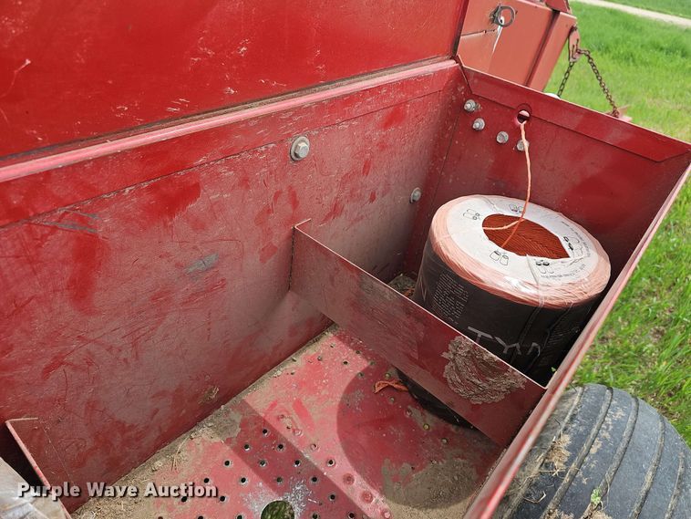 image for item DO7930 1988 Case IH 8530A12 small square baler