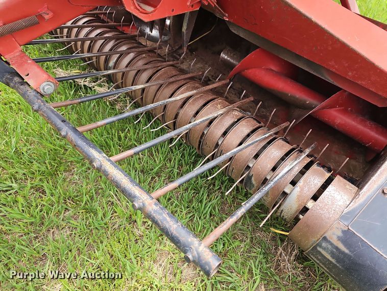 image for item DO7930 1988 Case IH 8530A12 small square baler