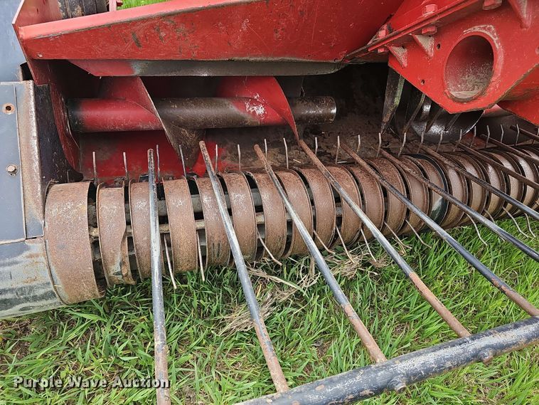 image for item DO7930 1988 Case IH 8530A12 small square baler