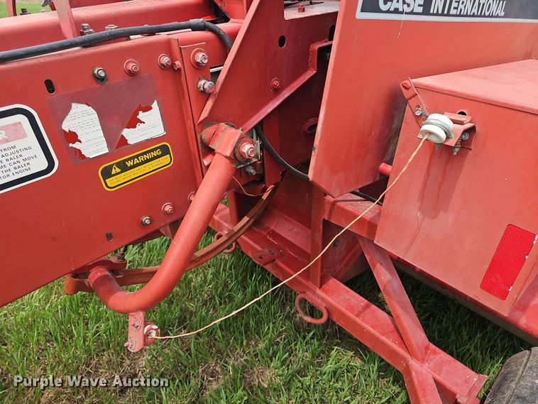 image for item DO7930 1988 Case IH 8530A12 small square baler