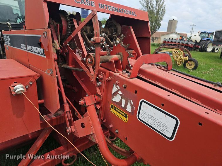 image for item DO7930 1988 Case IH 8530A12 small square baler