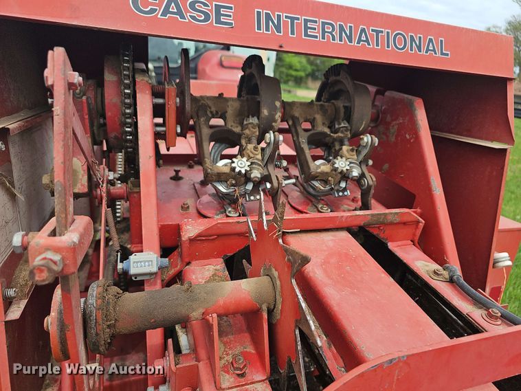 image for item DO7930 1988 Case IH 8530A12 small square baler