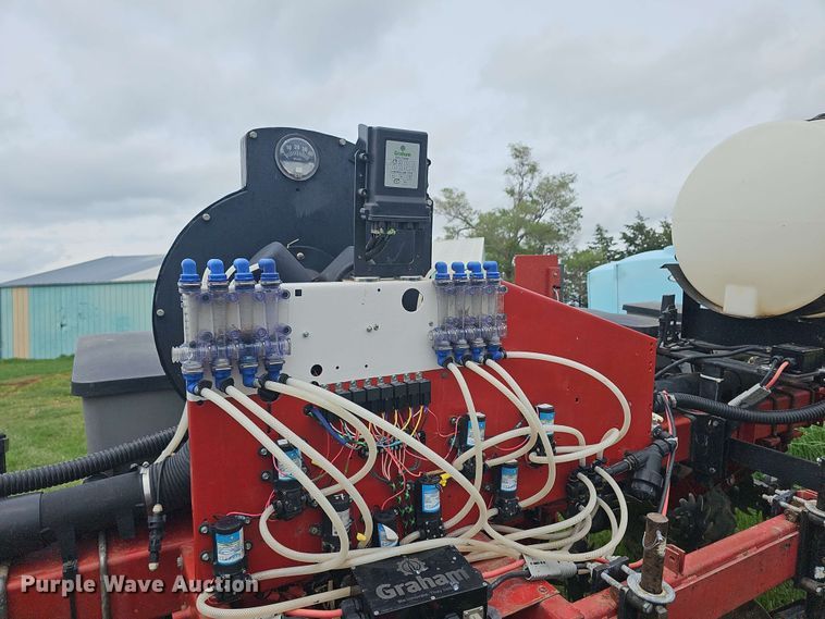 image for item DO7946 Case IH 1200 no-till planter