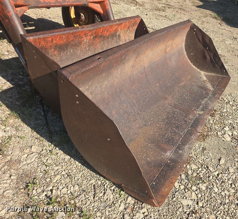 image for item DO7947 1948 International Harvester Farmall M tractor