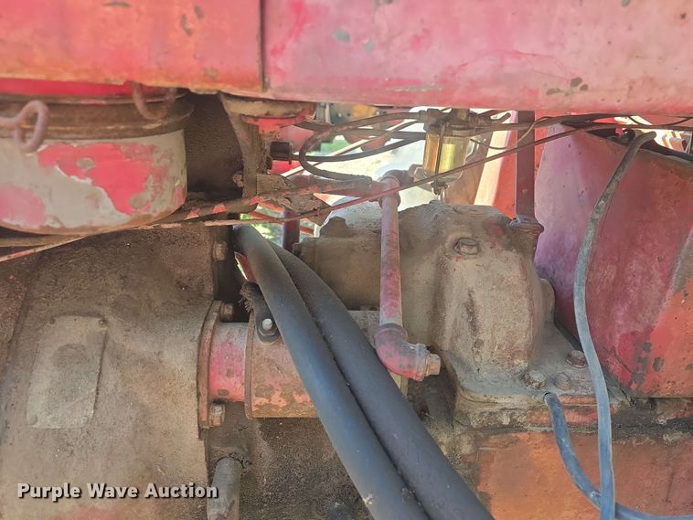 image for item DO7947 1948 International Harvester Farmall M tractor