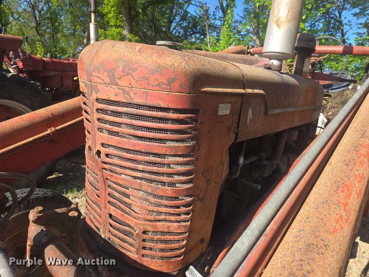 image for item DO7947 1948 International Harvester Farmall M tractor