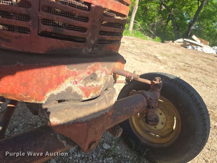 image for item DO7947 1948 International Harvester Farmall M tractor