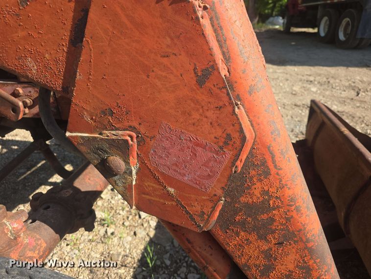 image for item DO7947 1948 International Harvester Farmall M tractor