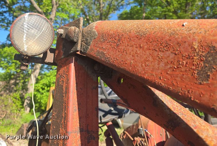 image for item DO7947 1948 International Harvester Farmall M tractor