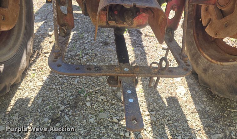 image for item DO7947 1948 International Harvester Farmall M tractor