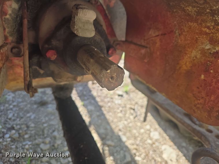 image for item DO7947 1948 International Harvester Farmall M tractor