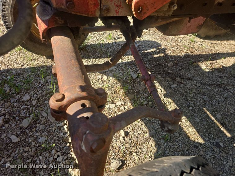 image for item DO7947 1948 International Harvester Farmall M tractor