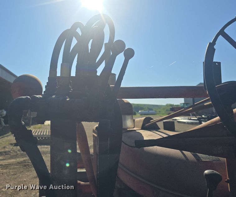 image for item DO7947 1948 International Harvester Farmall M tractor