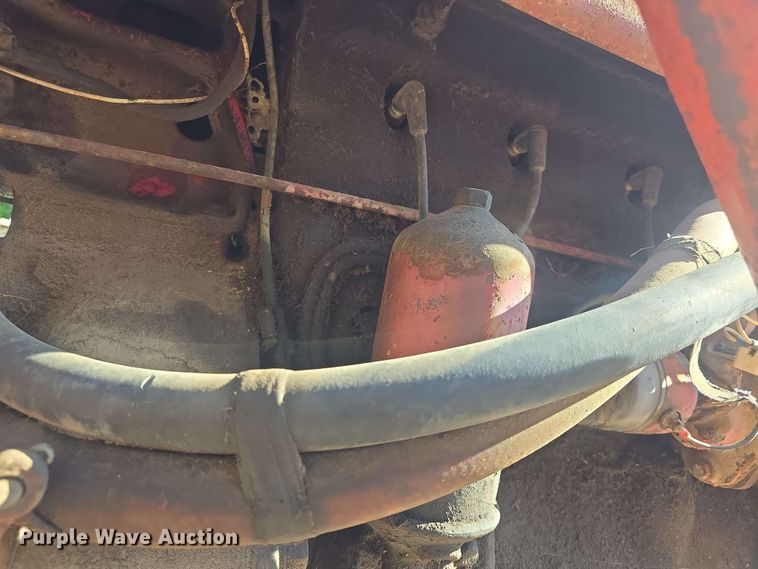 image for item DO7947 1948 International Harvester Farmall M tractor