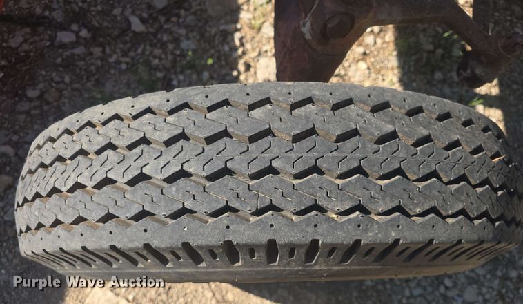 image for item DO7947 1948 International Harvester Farmall M tractor