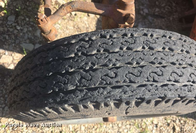 image for item DO7947 1948 International Harvester Farmall M tractor