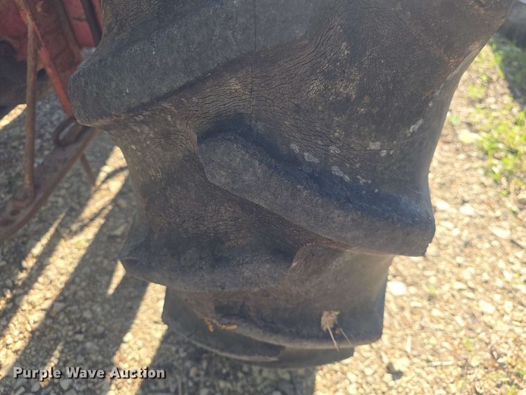 image for item DO7947 1948 International Harvester Farmall M tractor