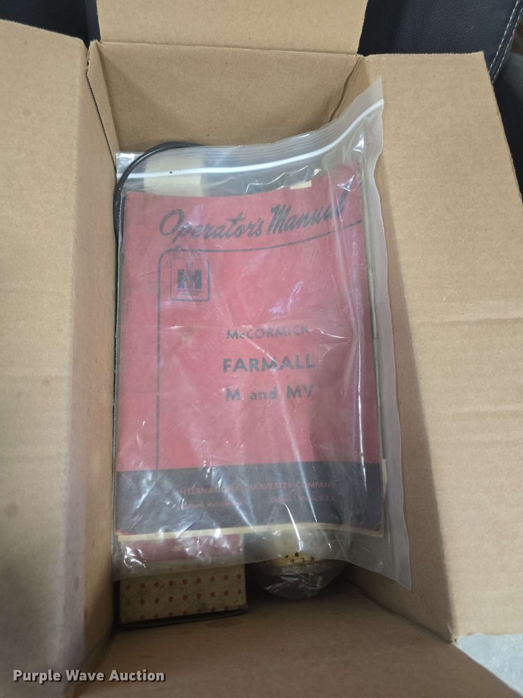 image for item DO7947 1948 International Harvester Farmall M tractor