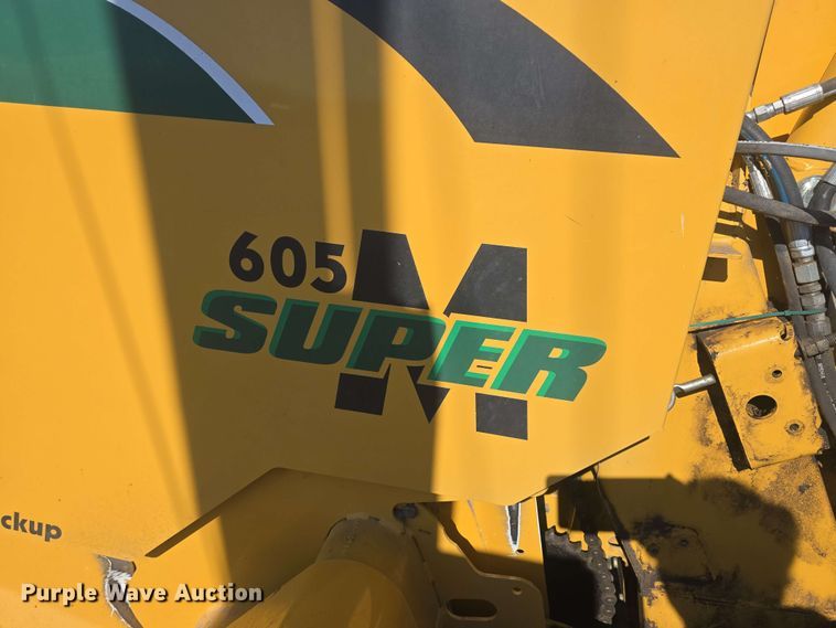 image for item DO7948 2014 Vermeer 605 Super M round baler