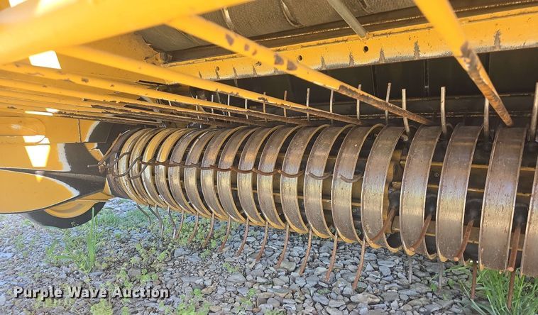 image for item DO7948 2014 Vermeer 605 Super M round baler