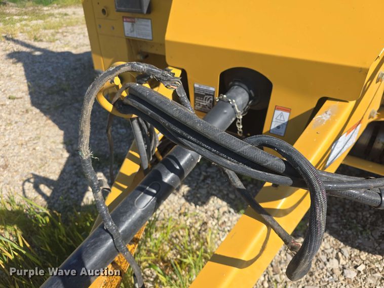 image for item DO7948 2014 Vermeer 605 Super M round baler