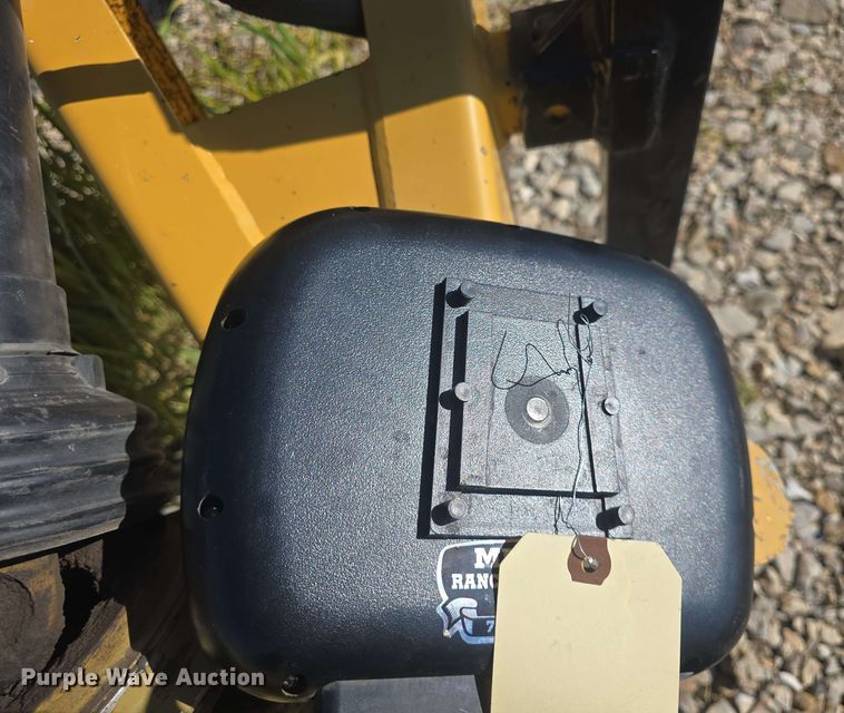 image for item DO7948 2014 Vermeer 605 Super M round baler