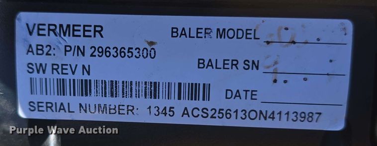 image for item DO7948 2014 Vermeer 605 Super M round baler