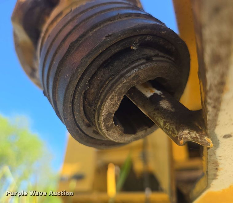 image for item DO7948 2014 Vermeer 605 Super M round baler