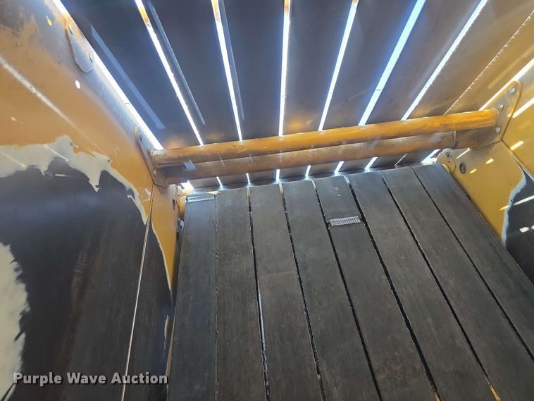 image for item DO7948 2014 Vermeer 605 Super M round baler