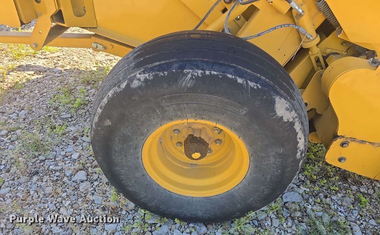 image for item DO7948 2014 Vermeer 605 Super M round baler