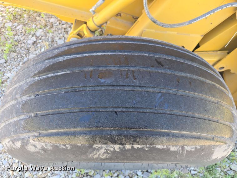 image for item DO7948 2014 Vermeer 605 Super M round baler