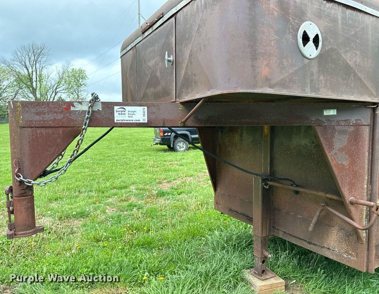 image for item DS4274 1979 Coose livestock trailer