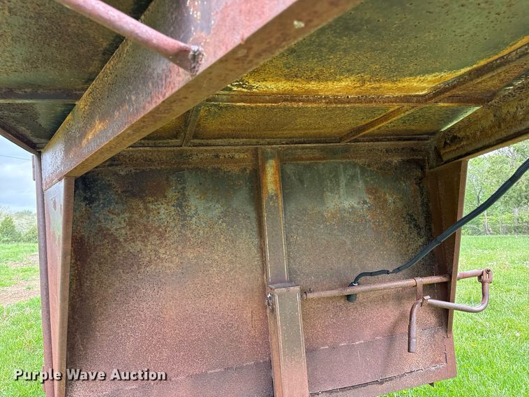 image for item DS4274 1979 Coose livestock trailer