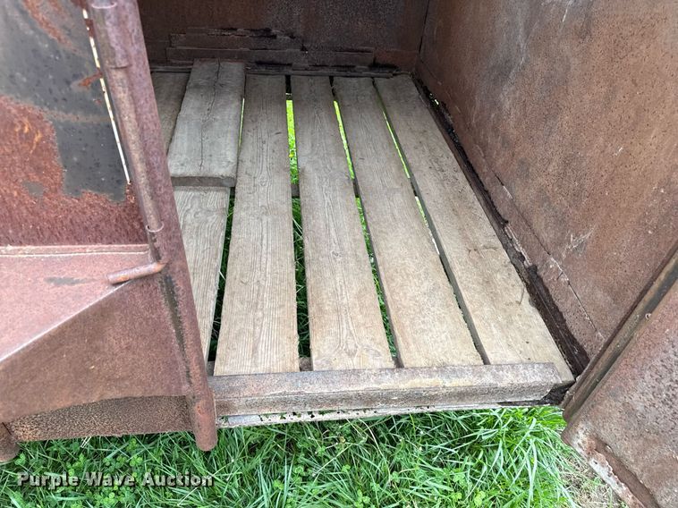 image for item DS4274 1979 Coose livestock trailer