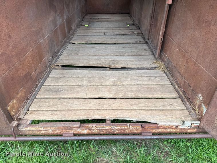 image for item DS4274 1979 Coose livestock trailer