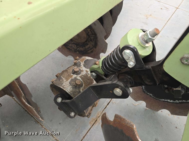 image for item DT6828 Orthman 369202 pivot track tiller