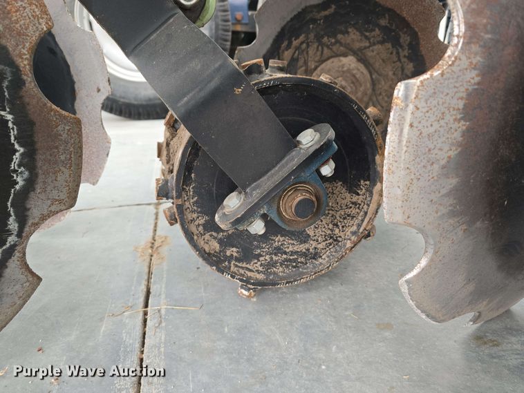 image for item DT6828 Orthman 369202 pivot track tiller