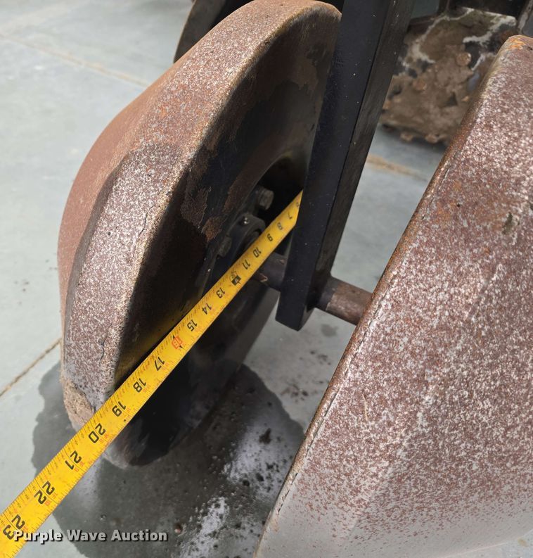 image for item DT6828 Orthman 369202 pivot track tiller