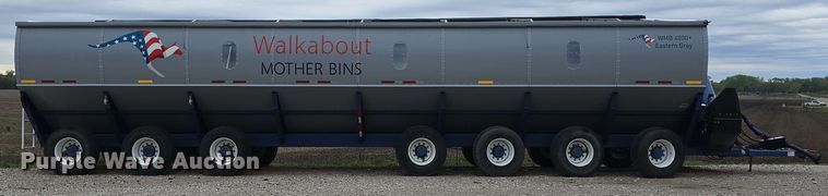 image for item DT6830 2022 Walkabout Mother Bins WMB 4000+ Eastern Grey grain cart