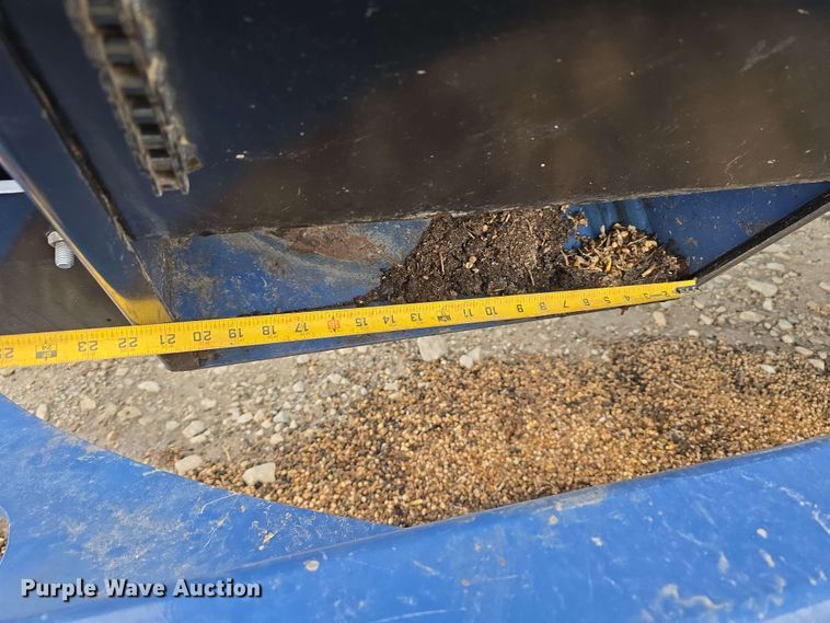 image for item DT6830 2022 Walkabout Mother Bins WMB 4000+ Eastern Grey grain cart