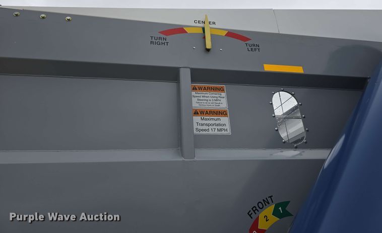 image for item DT6830 2022 Walkabout Mother Bins WMB 4000+ Eastern Grey grain cart