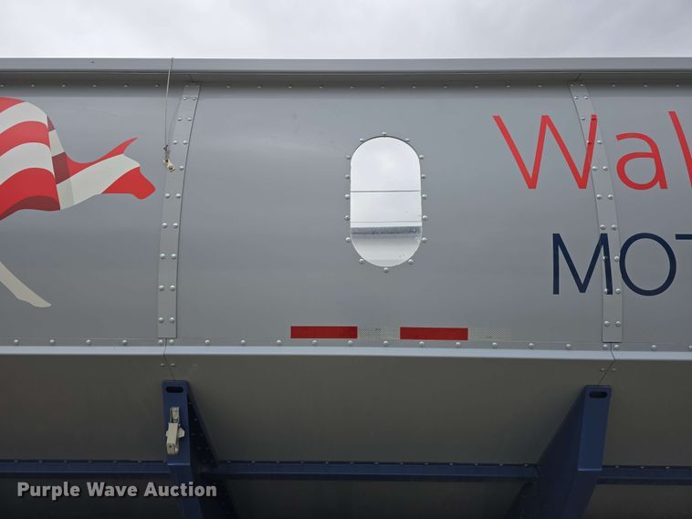 image for item DT6830 2022 Walkabout Mother Bins WMB 4000+ Eastern Grey grain cart