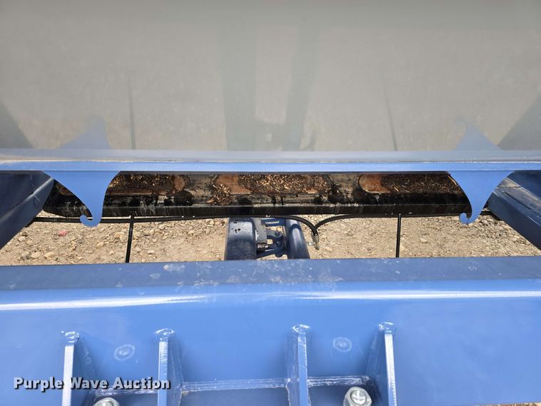 image for item DT6830 2022 Walkabout Mother Bins WMB 4000+ Eastern Grey grain cart