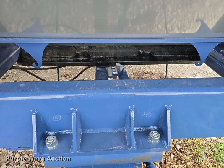 image for item DT6830 2022 Walkabout Mother Bins WMB 4000+ Eastern Grey grain cart