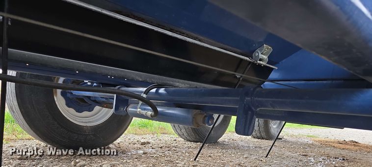 image for item DT6830 2022 Walkabout Mother Bins WMB 4000+ Eastern Grey grain cart