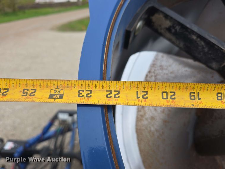 image for item DT6830 2022 Walkabout Mother Bins WMB 4000+ Eastern Grey grain cart