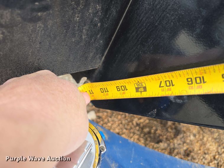 image for item DT6830 2022 Walkabout Mother Bins WMB 4000+ Eastern Grey grain cart