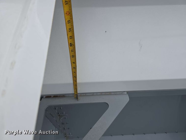 image for item DT6830 2022 Walkabout Mother Bins WMB 4000+ Eastern Grey grain cart