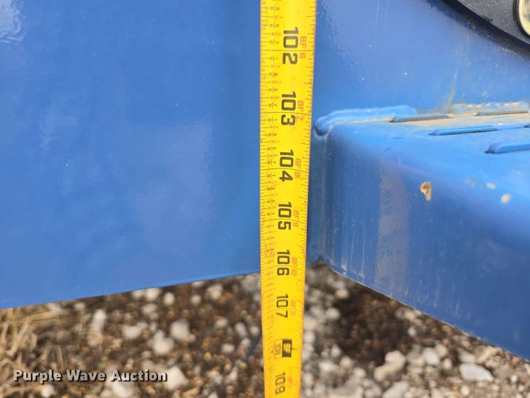 image for item DT6830 2022 Walkabout Mother Bins WMB 4000+ Eastern Grey grain cart