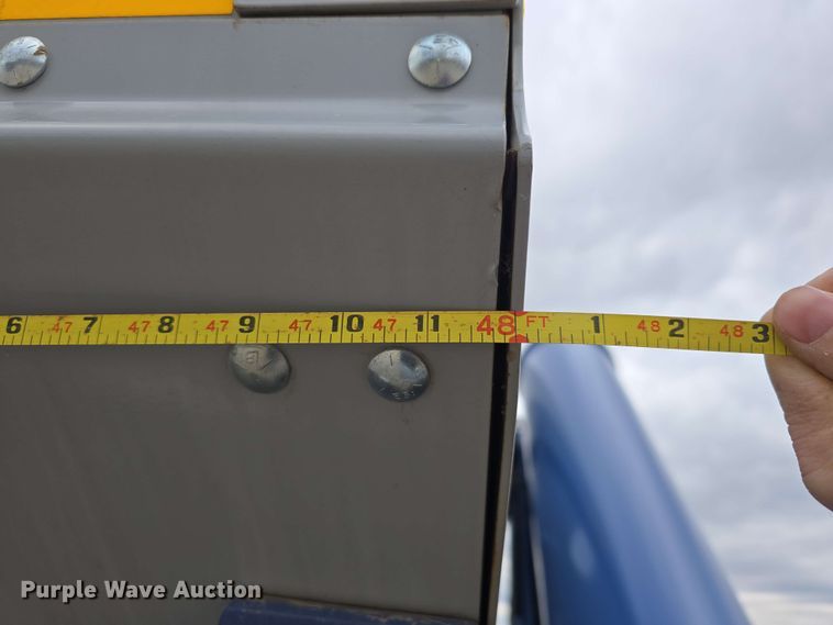 image for item DT6830 2022 Walkabout Mother Bins WMB 4000+ Eastern Grey grain cart